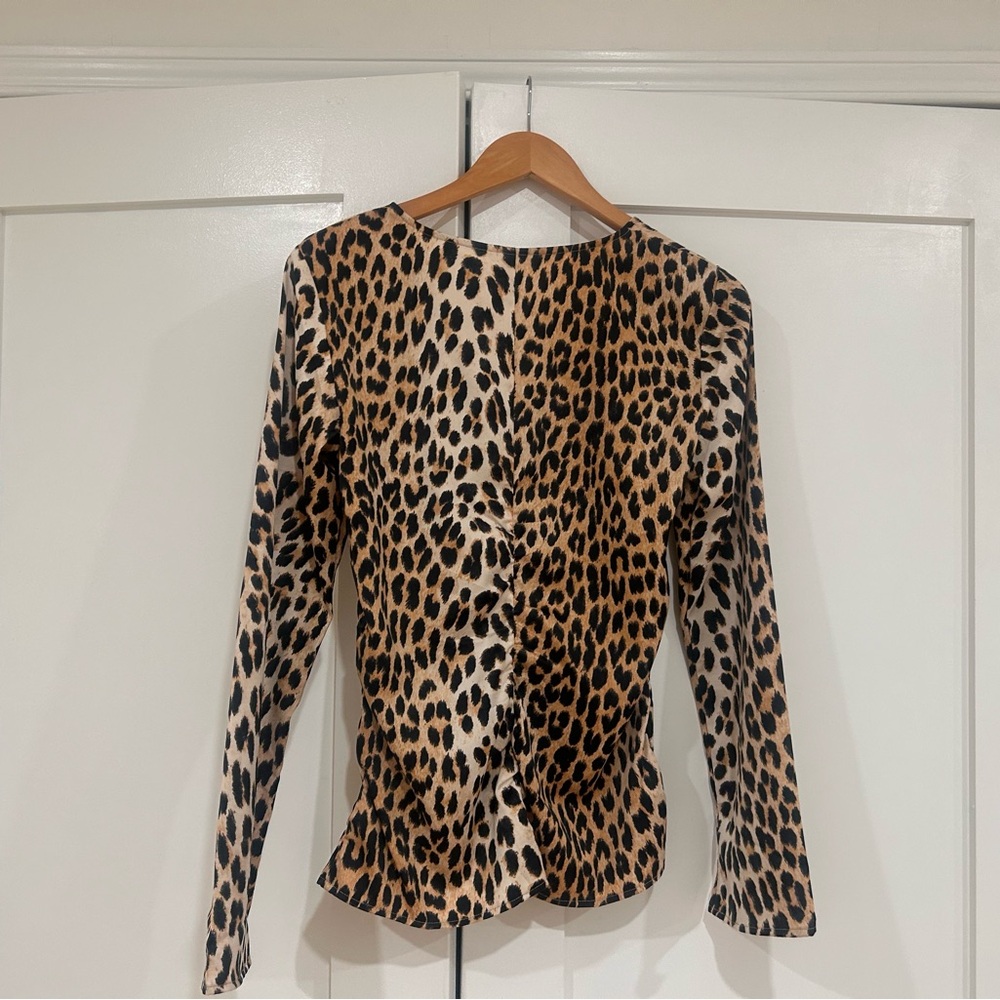 H&M Rouched Leopard Print V-Neck Blouse - Picture 3 of 4